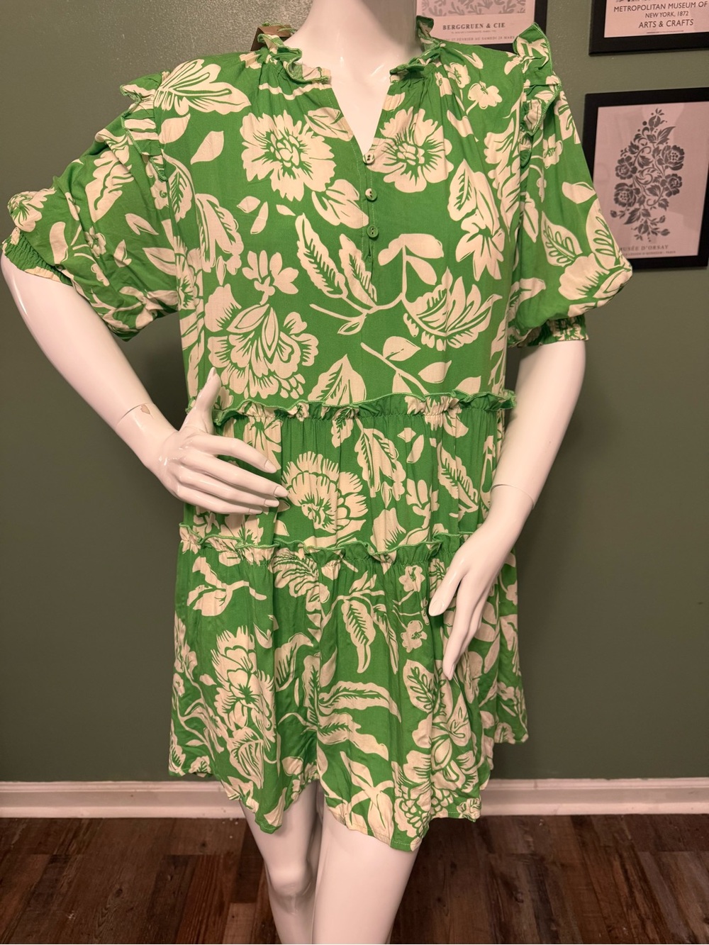 Umgee Green and Cream Floral Tiered Mini Dress NWT Size M